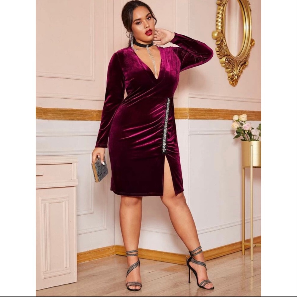 💥 LAST CHANCE MOVING SALE | Rhinestone Slit Hem Velvet Dress
